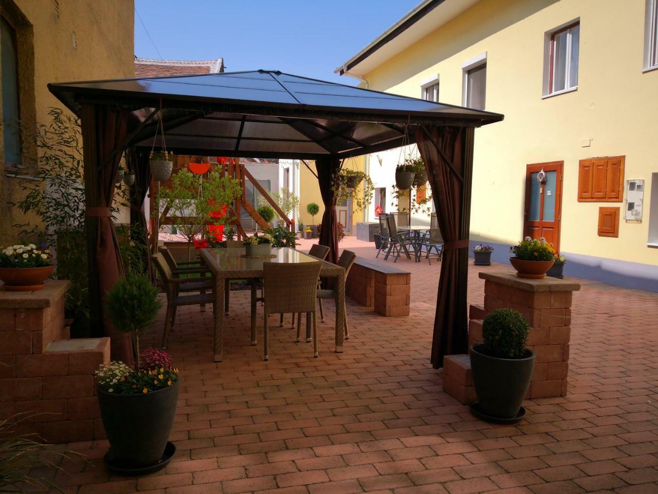 Korzo Apartman Koszeg Ngoại thất bức ảnh